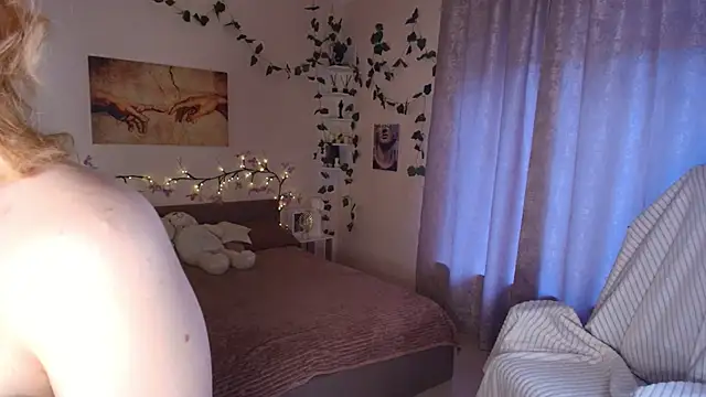 Snapshot of Emily_relish chatting on October 18, 2025, 1:24 pm Emily relish online show from October 18, 2025, 1:24 pm