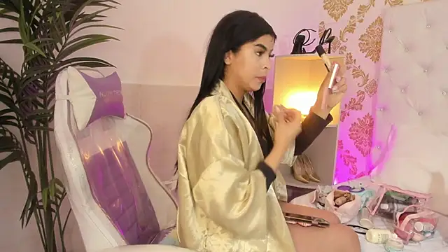 Snapshot of emaa_lambert chatting on July 13, 2026, 11:31 am emaa lambert online show from July 13, 2026, 11:31 am