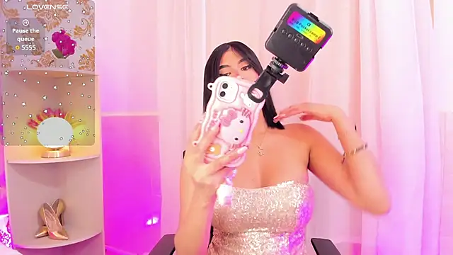 emaa lambert online show from October 17, 2025, 6:43 pm