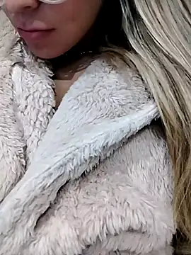 Snapshot of fofinhaa12 chatting on October 9, 2025, 10:38 am fofinhaa12 online show from October 9, 2025, 10:38 am