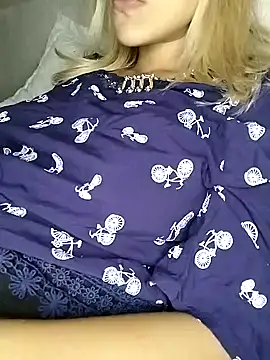 Snapshot of fofinhaa12 chatting on March 19, 2025, 12:15 am fofinhaa12 online show from March 19, 2025, 12:15 am