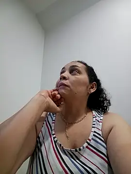 MirandaSoto online show from May 4, 2026, 3:54 am