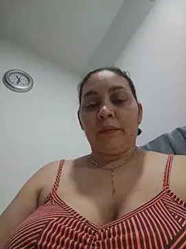 Snapshot of MirandaSoto chatting on June 3, 2026, 3:29 am MirandaSoto online show from June 3, 2026, 3:29 am