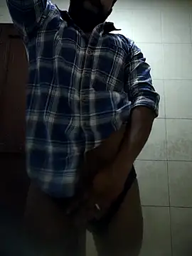 Snapshot of jonypl chatting on March 1, 2026, 2:39 pm jonypl online show from March 1, 2026, 2:39 pm