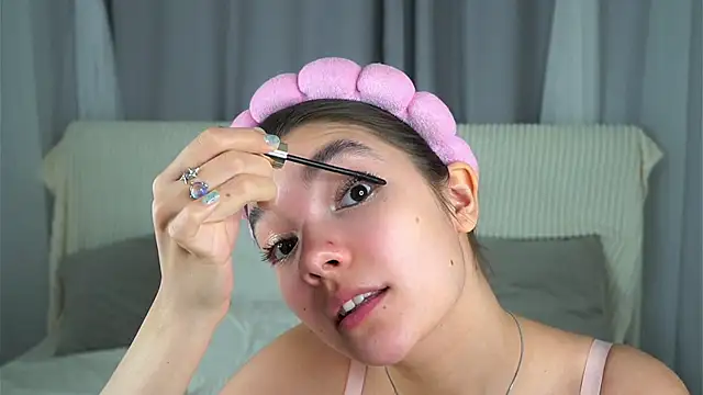 Snapshot of VeronaAppleberry chatting on October 24, 2025, 11:20 am VeronaAppleberry online show from October 24, 2025, 11:20 am