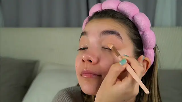 Snapshot of VeronaAppleberry chatting on October 22, 2025, 11:42 am VeronaAppleberry online show from October 22, 2025, 11:42 am