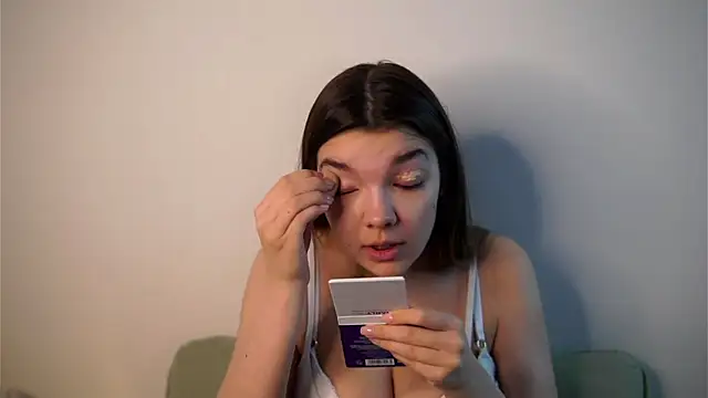 VeronaAppleberry online show from May 13, 2026, 1:12 am