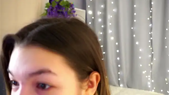 Snapshot of VeronaAppleberry chatting on February 18, 2026, 1:03 am VeronaAppleberry online show from February 18, 2026, 1:03 am