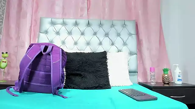 Snapshot of veneno_hot chatting on November 24, 2025, 1:00 pm veneno hot online show from November 24, 2025, 1:00 pm