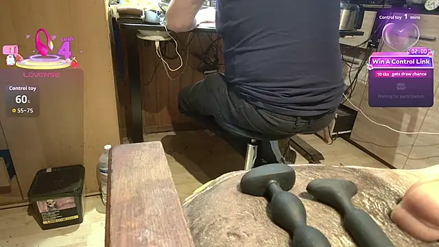 Snapshot of misteryman1956 chatting on June 26, 2026, 5:24 am misteryman1956 online show from June 26, 2026, 5:24 am
