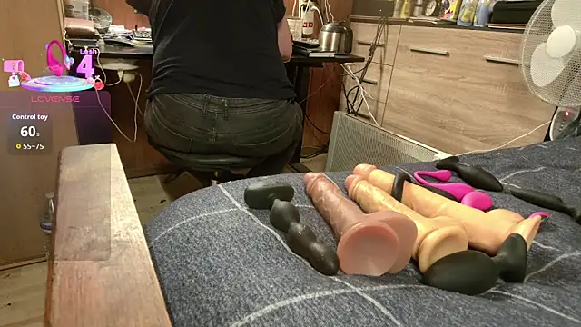 misteryman1956 online show from October 5, 2025, 7:04 pm
