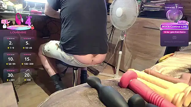 Snapshot of misteryman1956 chatting on August 4, 2026, 11:04 am misteryman1956 online show from August 4, 2026, 11:04 am