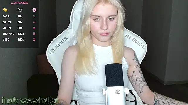 LizaKisses online show from October 18, 2025, 12:07 pm