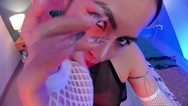 Snapshot of delilah_fix chatting on November 25, 2025, 8:20 pm delilah fix online show from November 25, 2025, 8:20 pm