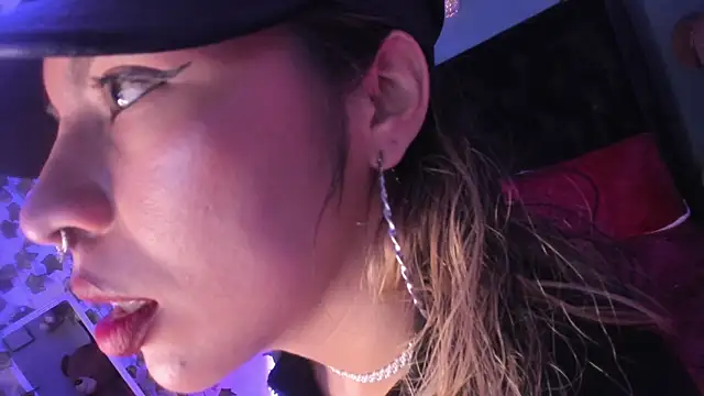 Snapshot of delilah_fix chatting on October 28, 2025, 8:41 pm delilah fix online show from October 28, 2025, 8:41 pm