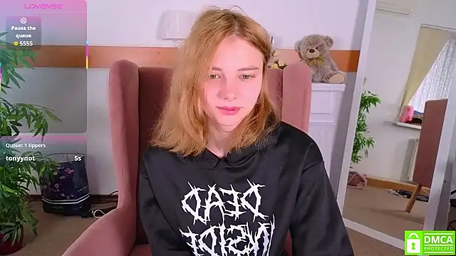 Snapshot of MirraBellanta chatting on October 13, 2025, 8:32 pm MirraBellanta online show from October 13, 2025, 8:32 pm