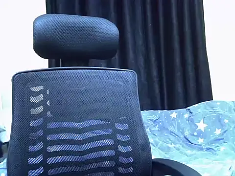 Horny-slut  online show from December 3, 2025, 2:27 pm