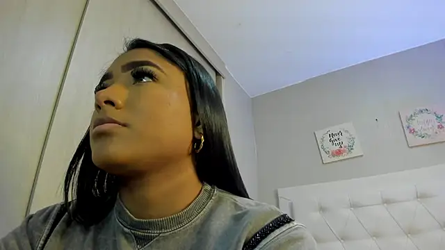 Snapshot of nicole__parker1 chatting on March 17, 2026, 1:03 pm nicole parker1 online show from March 17, 2026, 1:03 pm