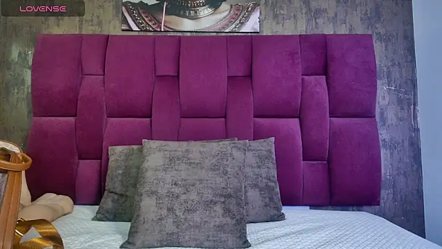 nicole  parker1 online show from October 21, 2025, 7:02 pm