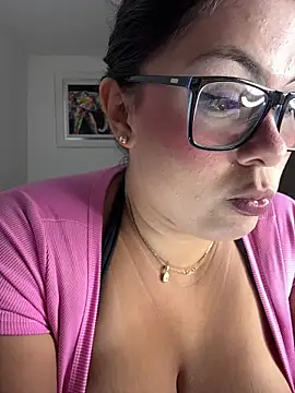 Snapshot of linatarens chatting on November 5, 2025, 2:25 am linatarens online show from November 5, 2025, 2:25 am