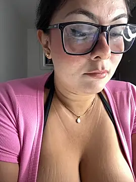 Snapshot of linatarens chatting on October 30, 2025, 1:31 pm linatarens online show from October 30, 2025, 1:31 pm