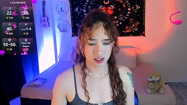 sophieMarshall01 online show from September 23, 2025, 2:18 am