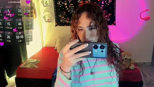 sophieMarshall01 online show from September 16, 2025, 9:38 pm