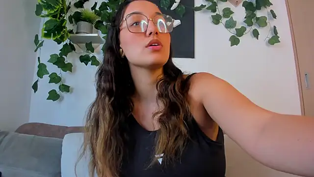 Snapshot of nataliepeterson chatting on October 14, 2025, 1:56 pm nataliepeterson online show from October 14, 2025, 1:56 pm