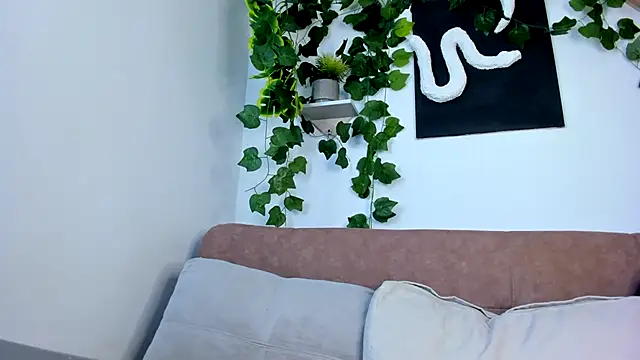 Snapshot of nataliepeterson chatting on December 15, 2025, 2:12 pm nataliepeterson online show from December 15, 2025, 2:12 pm