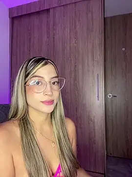 Issabela G1 online show from October 15, 2025, 11:46 pm