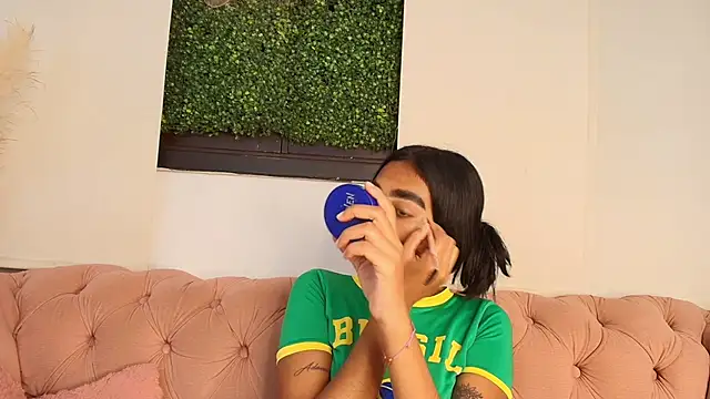 Snapshot of julieta_aguilar1 chatting on October 29, 2025, 7:24 pm julieta aguilar1 online show from October 29, 2025, 7:24 pm