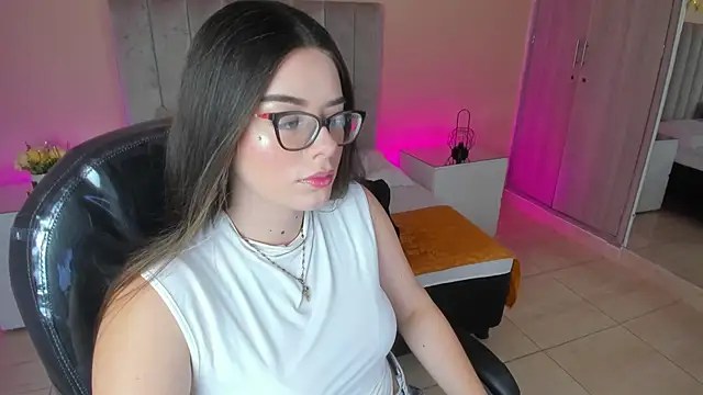 Charlotte Olsen  online show from May 22, 2026, 7:45 pm