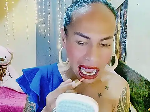 Snapshot of Indaypakay_ts chatting on October 21, 2025, 10:03 am Indaypakay ts online show from October 21, 2025, 10:03 am