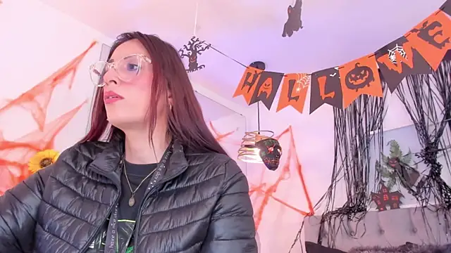 Snapshot of Nami_sunny chatting on October 28, 2025, 6:40 pm Nami sunny online show from October 28, 2025, 6:40 pm