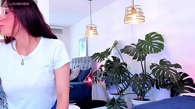 Snapshot of Nami_sunny chatting on November 6, 2025, 6:45 pm Nami sunny online show from November 6, 2025, 6:45 pm