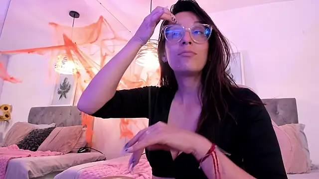 Snapshot of Nami_sunny chatting on October 12, 2025, 7:21 am Nami sunny online show from October 12, 2025, 7:21 am