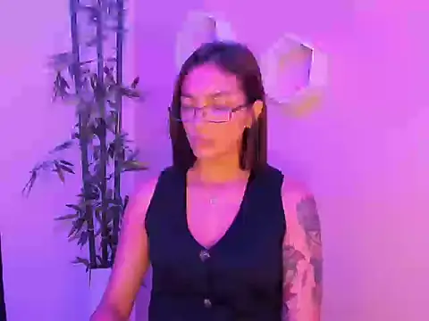 Snapshot of ASIAM_BRUNET chatting on May 12, 2026, 4:02 pm ASIAM BRUNET online show from May 12, 2026, 4:02 pm
