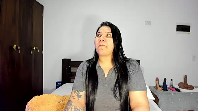 mile uribe online show from December 22, 2025, 3:06 am