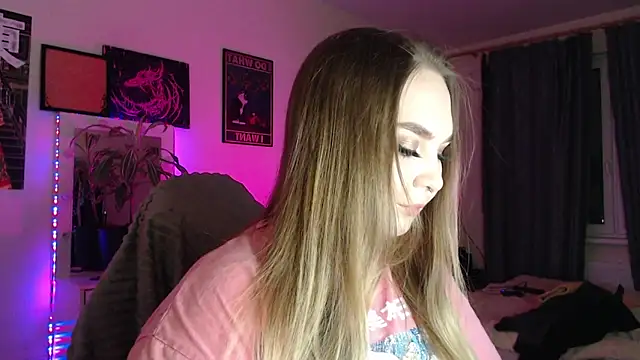 Greeenfriends6969 online show from November 12, 2025, 10:02 pm