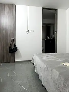 ChloeTurner  online show from November 18, 2025, 6:33 pm