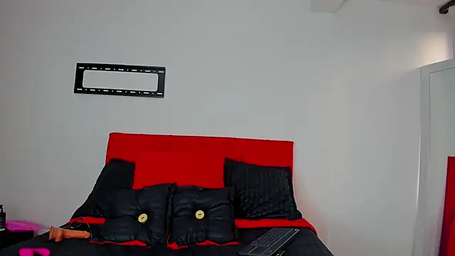 Snapshot of emagarcia chatting on November 2, 2025, 11:26 am emagarcia online show from November 2, 2025, 11:26 am