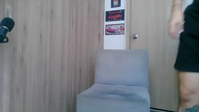 Snapshot of Aaron_kwok28 chatting on November 2, 2025, 9:09 pm Aaron kwok28 online show from November 2, 2025, 9:09 pm