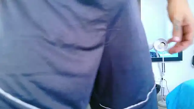 Snapshot of Aaron_kwok28 chatting on April 11, 2026, 4:54 pm Aaron kwok28 online show from April 11, 2026, 4:54 pm