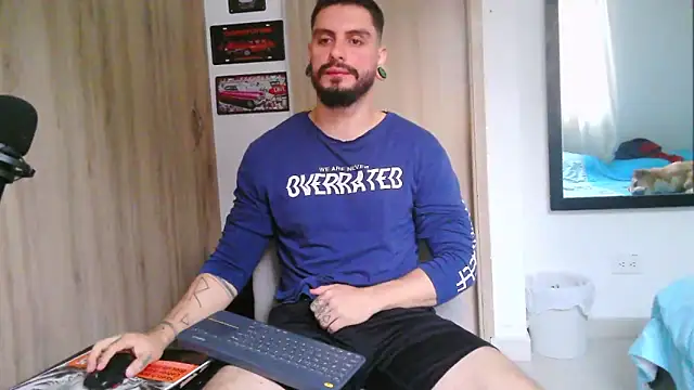 Snapshot of Aaron_kwok28 chatting on February 25, 2026, 9:58 pm Aaron kwok28 online show from February 25, 2026, 9:58 pm