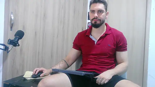 Snapshot of Aaron_kwok28 chatting on November 18, 2025, 10:24 pm Aaron kwok28 online show from November 18, 2025, 10:24 pm