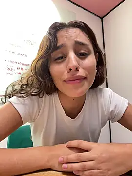 Katee Jones online show from March 9, 2025, 3:38 pm