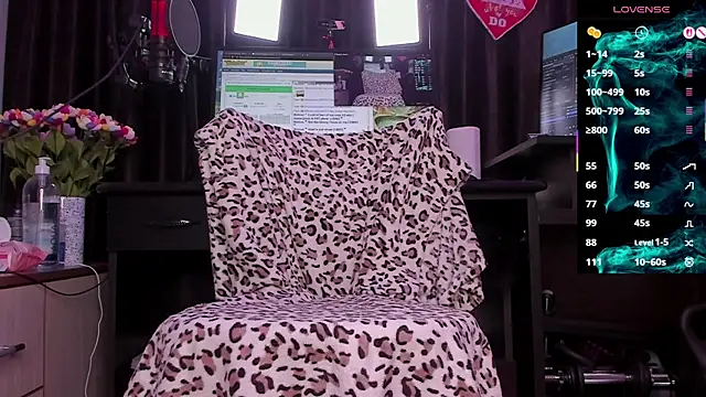 Raissa sky26 online show from November 17, 2025, 3:43 am