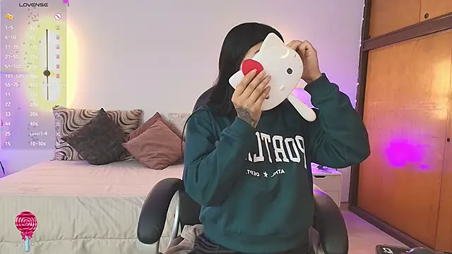 Snapshot of _gaby2 chatting on October 9, 2025, 12:28 pm gaby2 online show from October 9, 2025, 12:28 pm