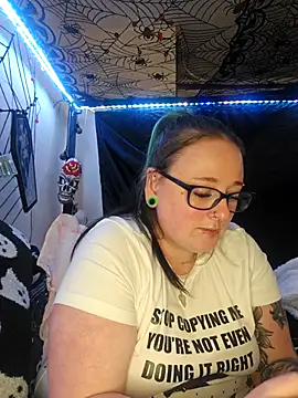 Bunny Cummings online show from November 20, 2025, 11:25 pm