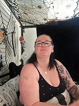 Bunny Cummings online show from October 24, 2025, 10:25 am